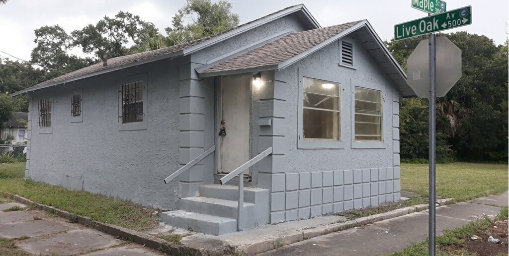 350 Maple St in Daytona Beach, FL - Building Photo