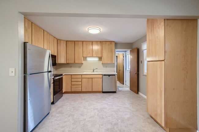 231 W Fremont Ave in Littleton, CO - Building Photo - Building Photo