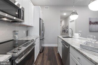 1555 Ridge Ave, Unit 402 in Philadelphia, PA - Building Photo - Building Photo
