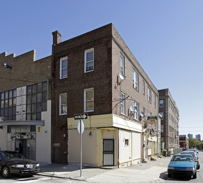 245 S Hanson St in Philadelphia, PA - Building Photo