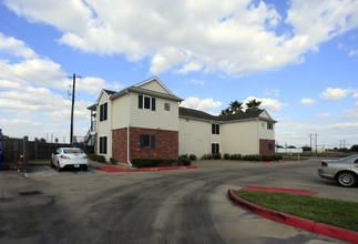 Falcon Pointe in Rosenberg, TX - Building Photo - Building Photo