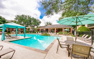 Oaks at North Dallas