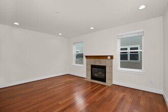 840 N 145th Ln in Shoreline, WA - Building Photo - Building Photo