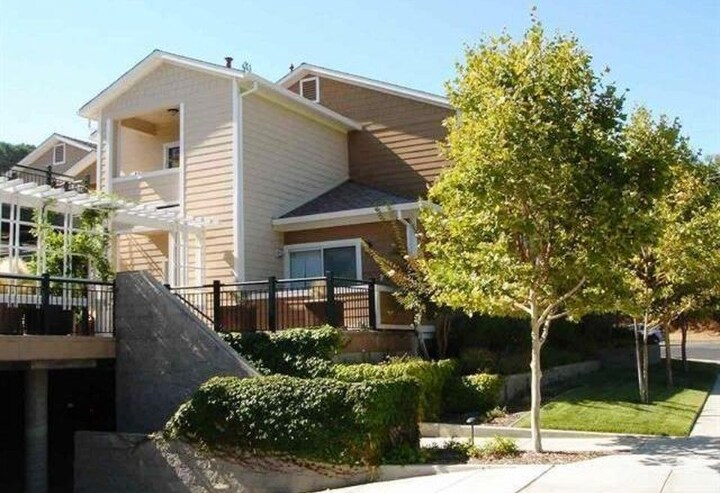 1192 Walker Ave in Walnut Creek, CA - Building Photo