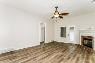 190 Hidden Garden Dr in Oakland, TN - Building Photo - Building Photo