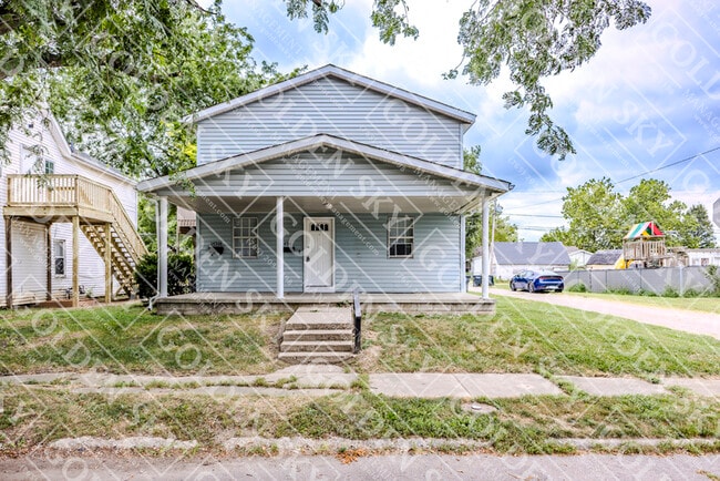 property at 1430 W 14th St