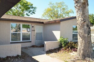 9035 Cochise Ln in Port Richey, FL - Building Photo