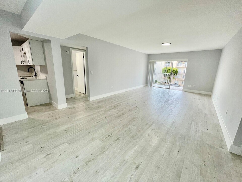 7777 SW 86th St in Miami, FL - Building Photo
