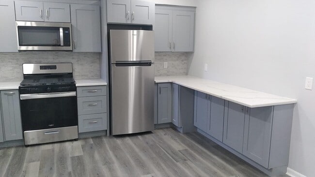 395 Walker St in Fairview, NJ - Building Photo - Building Photo