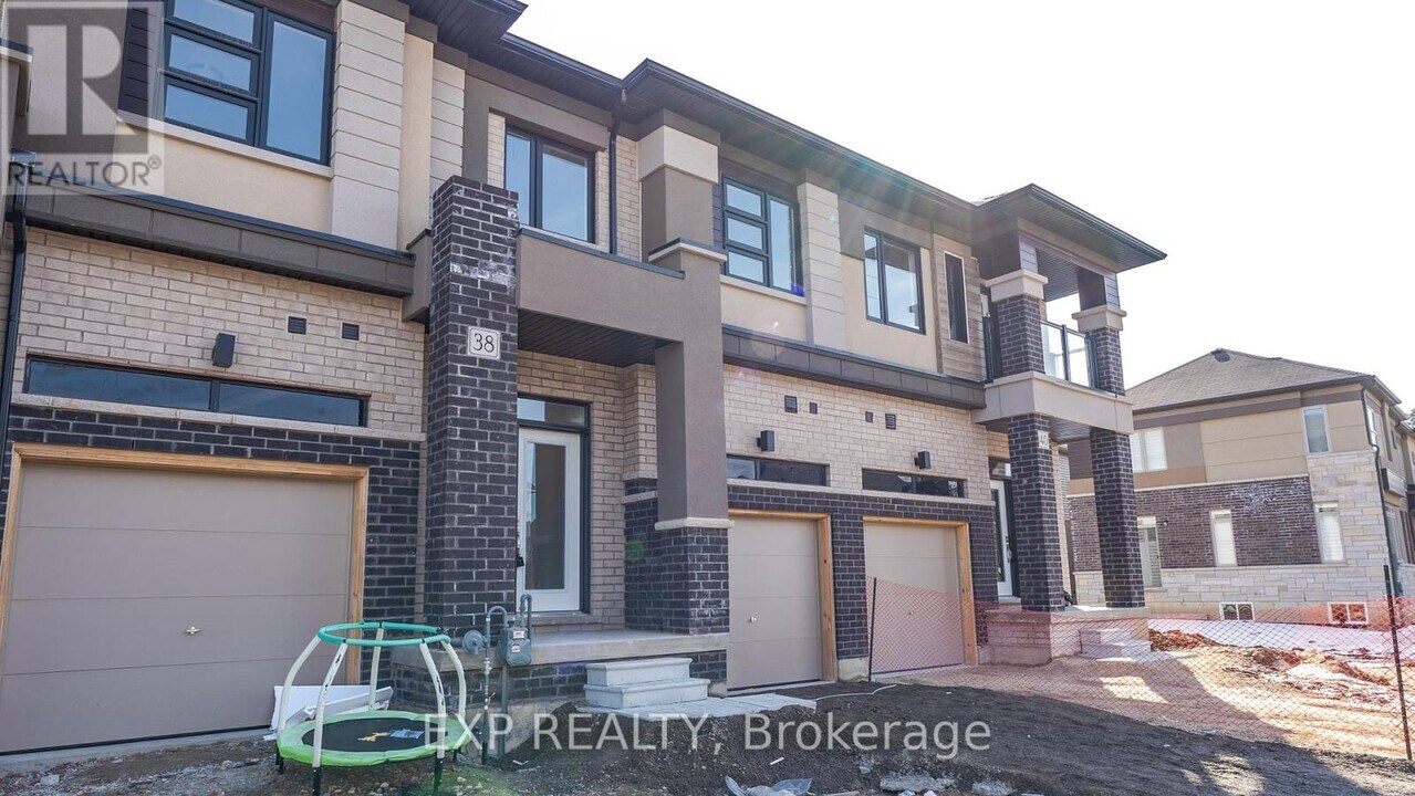 38 BOWERY Rd in Brantford, ON - Building Photo