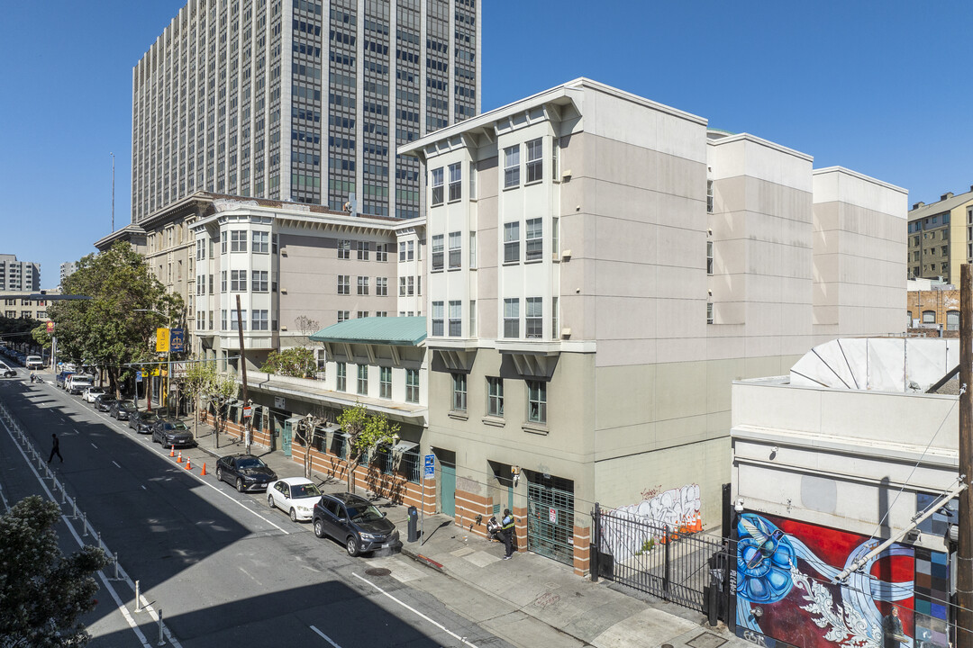 Madonna Residences in San Francisco, CA - Building Photo