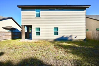 2315 Hadleigh Hills Ct in Navarre, FL - Building Photo - Building Photo