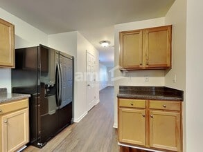 3904 Edgewood Terrace Rd in Greensboro, NC - Foto de edificio - Building Photo