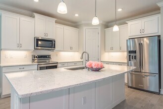 339 Tamarindo Ln in Naples, FL - Building Photo - Building Photo