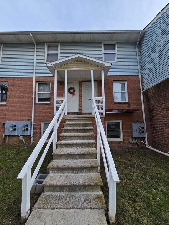 20a Paul St in Frostburg, MD - Building Photo