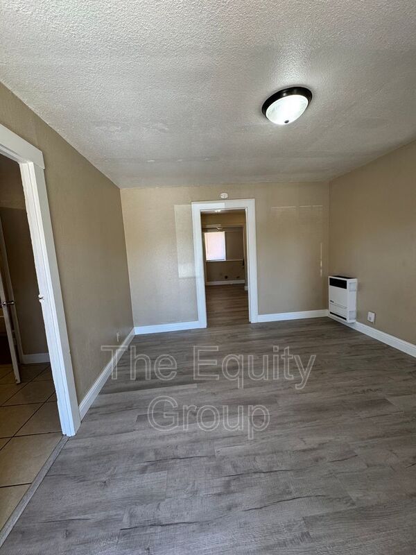 928 W Goshen Ave in Visalia, CA - Building Photo - Building Photo