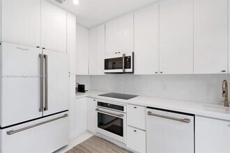 911 3rd St, Unit 6 in Miami Beach, FL - Building Photo - Building Photo