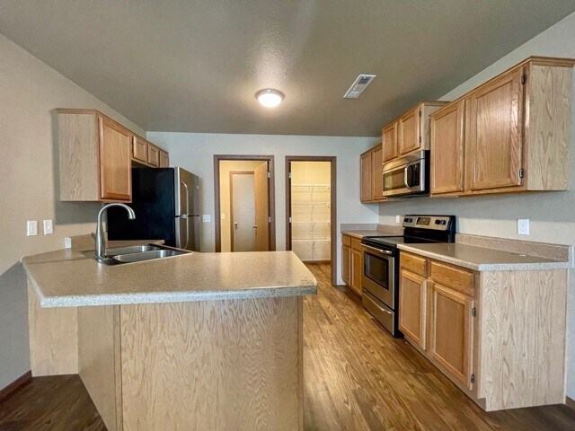 property at 102 Foxglove St