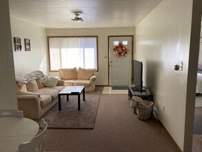 110 Westgate Ave in Cedar Falls, IA - Building Photo - Building Photo