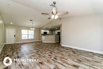 3303 NW Juanita Pl in Cape Coral, FL - Foto de edificio - Building Photo