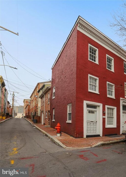 412 George St in Baltimore, MD - Building Photo