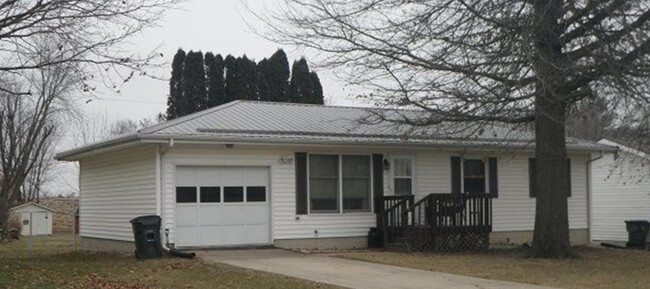 property at 104 N Roosevelt St
