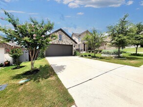 8307 Prairie Rye Dr in Lago Vista, TX - Building Photo - Building Photo