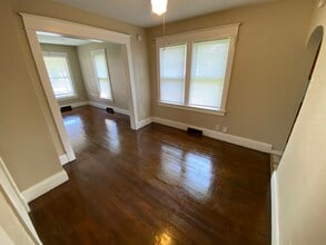 321 N Wenger Ave in Mishawaka, IN - Building Photo - Building Photo
