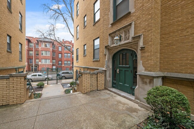 property at 7209 S Yates Blvd