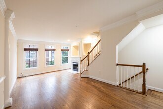 5318 43rd St NW in Washington, DC - Building Photo - Building Photo