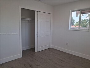 2155 SW 72nd Ave in Miami, FL - Building Photo - Building Photo