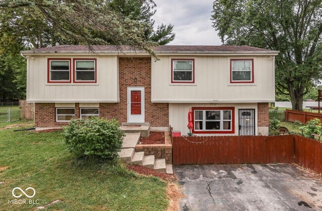 property at 3935 Mistletoe Dr