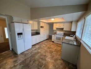 1230 Junction Dr in Sparks, NV - Building Photo - Building Photo