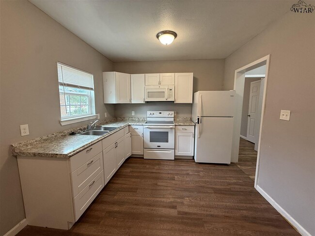 property at 1102 Bluff St