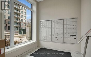 103-103 Roger St in Waterloo, ON - Building Photo - Building Photo