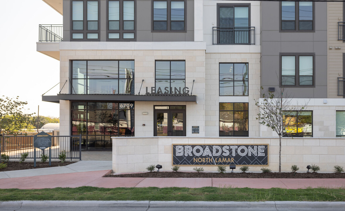 Broadstone North Lamar in Austin, TX - Foto de edificio