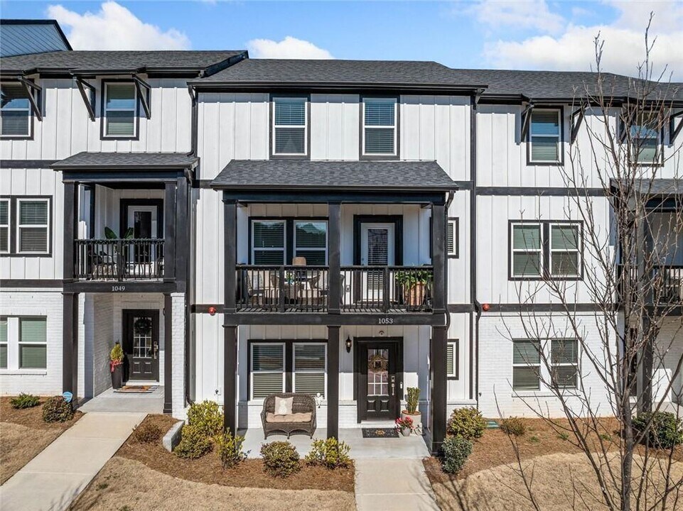 1052 Knoxboro Ln in Woodstock, GA - Building Photo