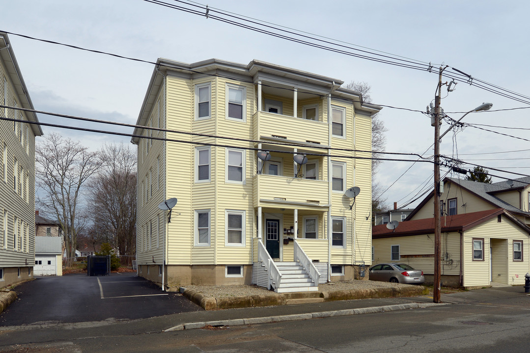 30 Bellevue Ave in Brockton, MA - Building Photo