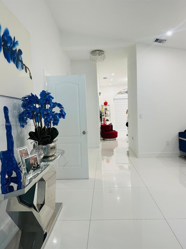 3482 SW 152nd Pl in Miami, FL - Foto de edificio - Building Photo