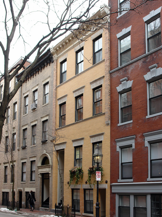 102 Myrtle St in Boston, MA - Foto de edificio