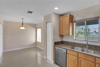 5967 Glasgow Way in Tamarac, FL - Building Photo - Building Photo