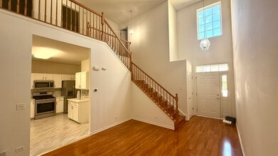 696 S Jade Ln in Round Lake, IL - Building Photo - Building Photo