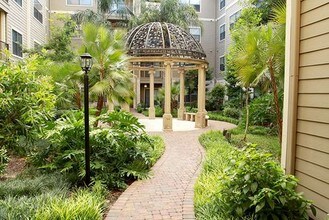 2345 Sage Rd in Houston, TX - Building Photo - Building Photo