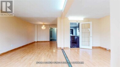 11 James Edward Dr in Markham, ON - Building Photo - Building Photo