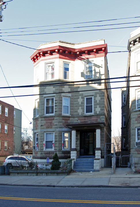 207 Hawthorne Ave in Yonkers, NY - Building Photo