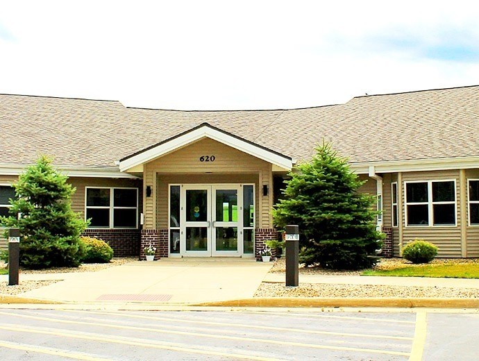 Willow Creek Place in Le Mars, IA - Foto de edificio