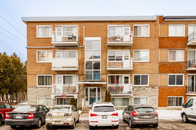 2357 Duff Court St in Lachine, QC - Building Photo - Building Photo