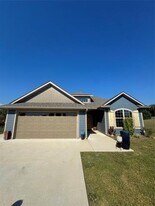 100 Shoshone Cove in Lake Kiowa, TX - Building Photo