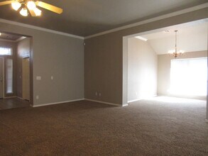 10708 NW 32nd St in Yukon, OK - Building Photo - Building Photo