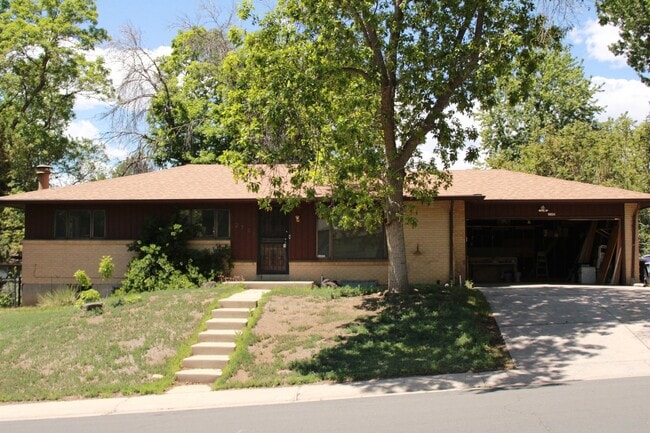 property at 2771 S Yates St